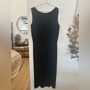 Elegant Black Sleeveless Cocktail Dress with Open back